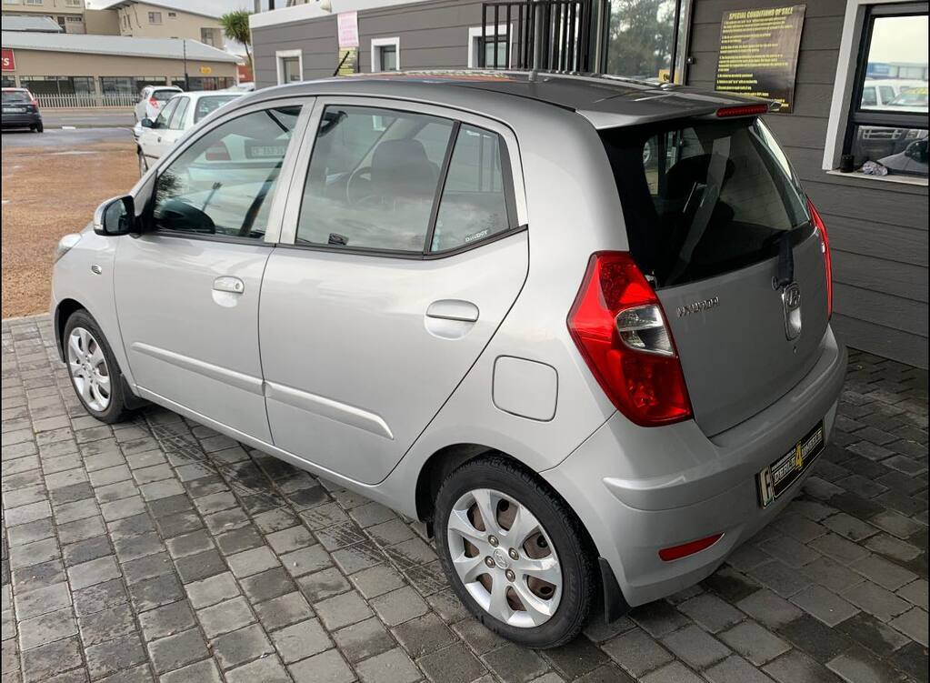 2013 HYUNDAI i10 1.1 GLS/MOTION