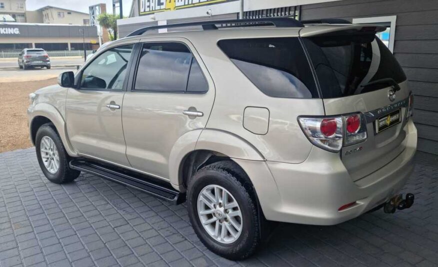 2013 TOYOTA FORTUNER 3.0D-4D R/B