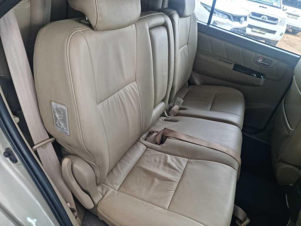 2013 TOYOTA FORTUNER 3.0D-4D R/B