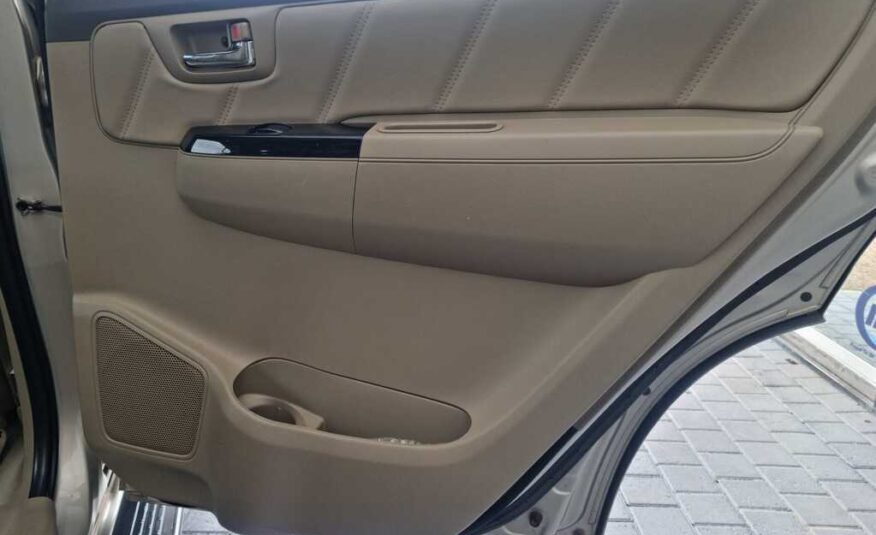 2013 TOYOTA FORTUNER 3.0D-4D R/B