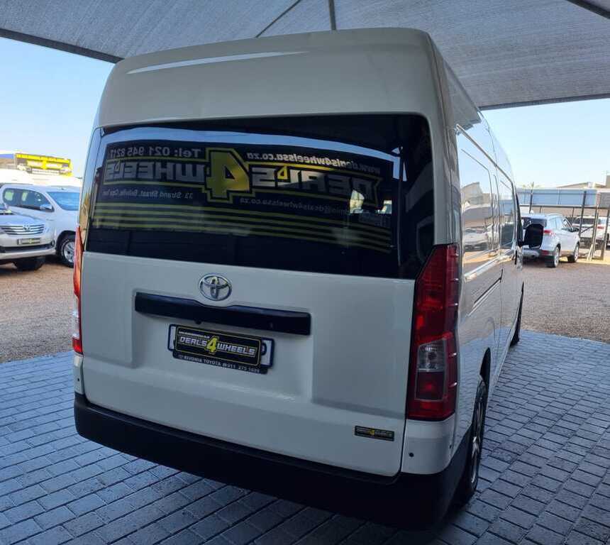 2021 TOYOTA QUANTUM 2.8 LWB F/C P/V