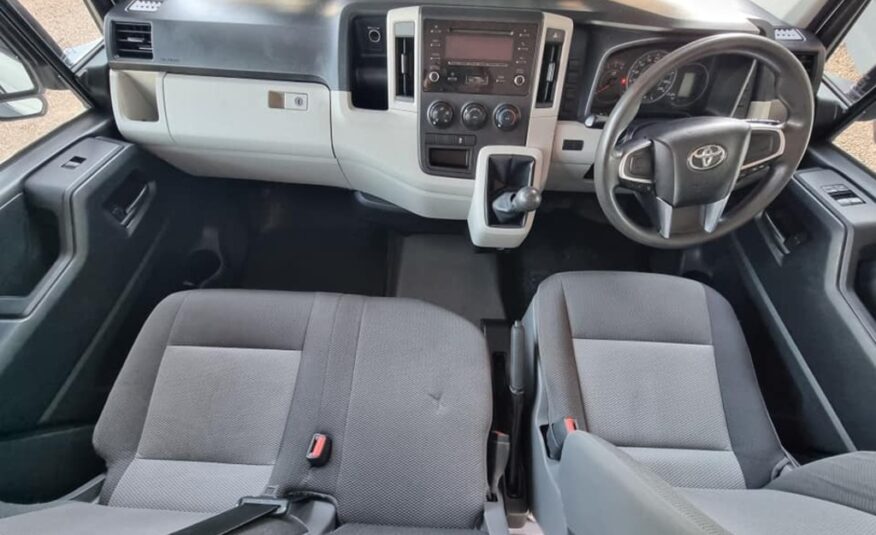 2021 TOYOTA QUANTUM 2.8 LWB F/C P/V