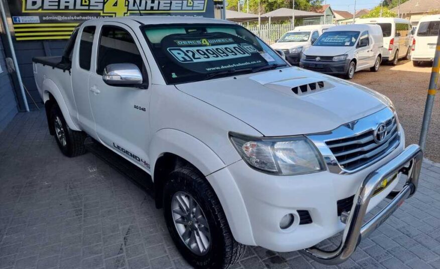 2015 TOYOTA HILUX 3.0D-4D LEGEND 45 XTRA CAB P/U
