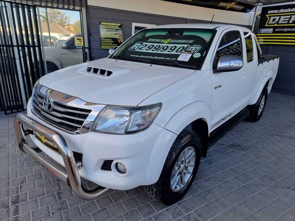 2015 TOYOTA HILUX 3.0D-4D LEGEND 45 XTRA CAB P/U