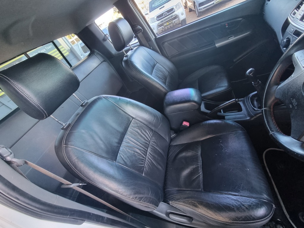 2015 TOYOTA HILUX 3.0D-4D LEGEND 45 XTRA CAB P/U