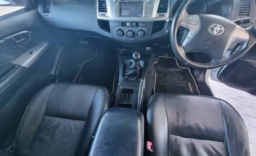 2015 TOYOTA HILUX 3.0D-4D LEGEND 45 XTRA CAB P/U