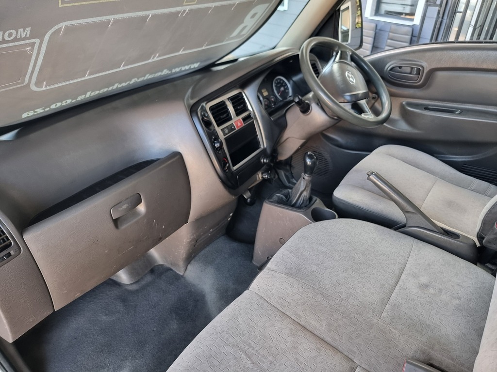 2013 HYUNDAI H100 2.6D F/C D/S