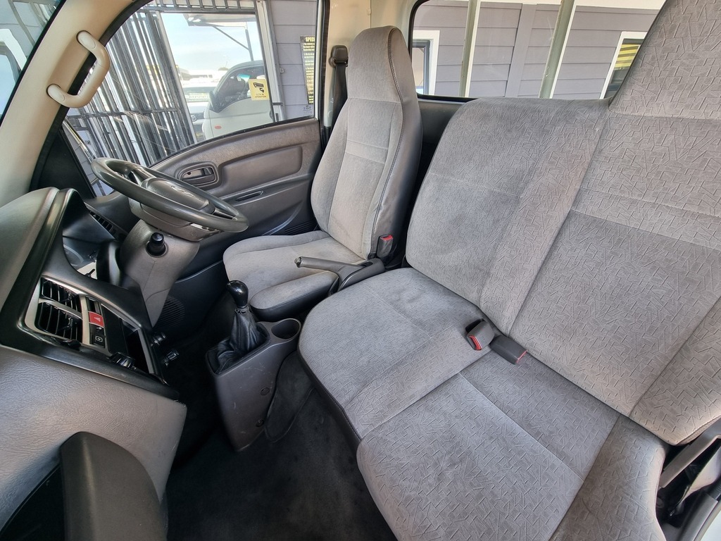 2013 HYUNDAI H100 2.6D F/C D/S