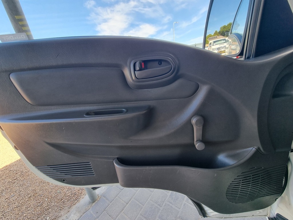 2013 HYUNDAI H100 2.6D F/C D/S