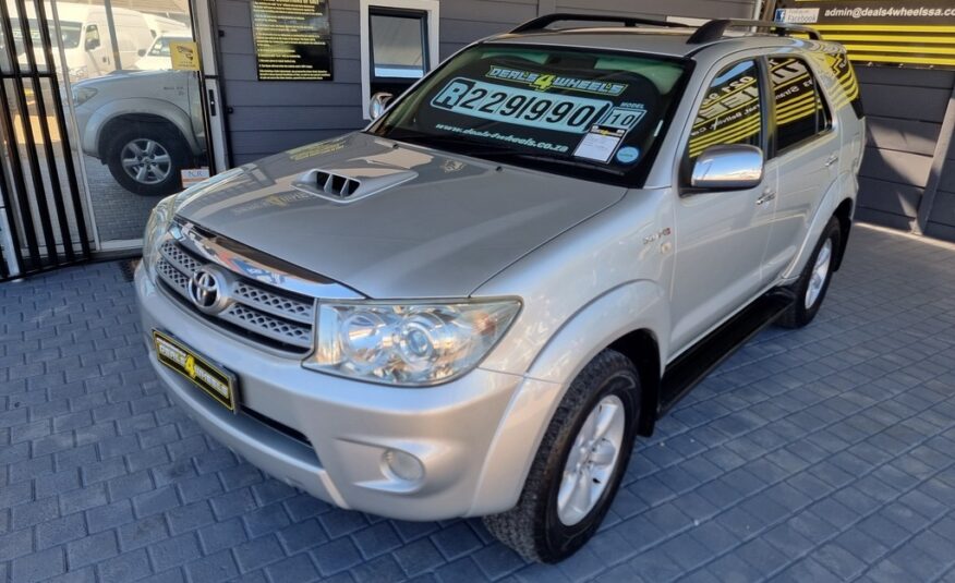 2010 TOYOTA FORTUNER 3.0D-4D R/B 4X4