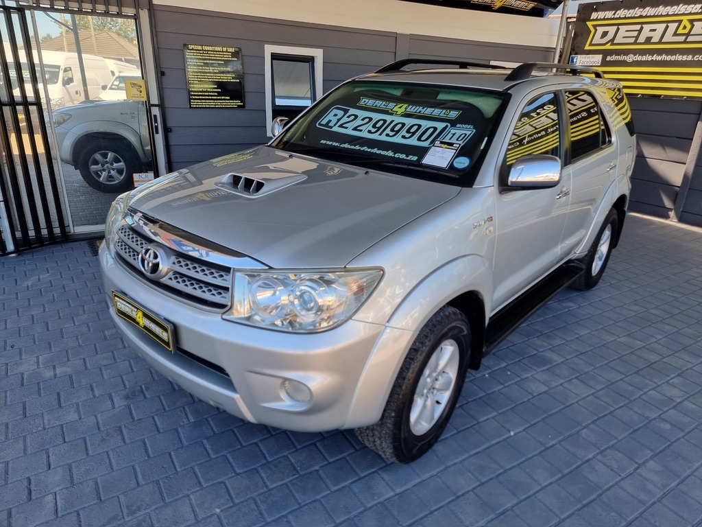 2010 TOYOTA FORTUNER 3.0D-4D R/B 4X4