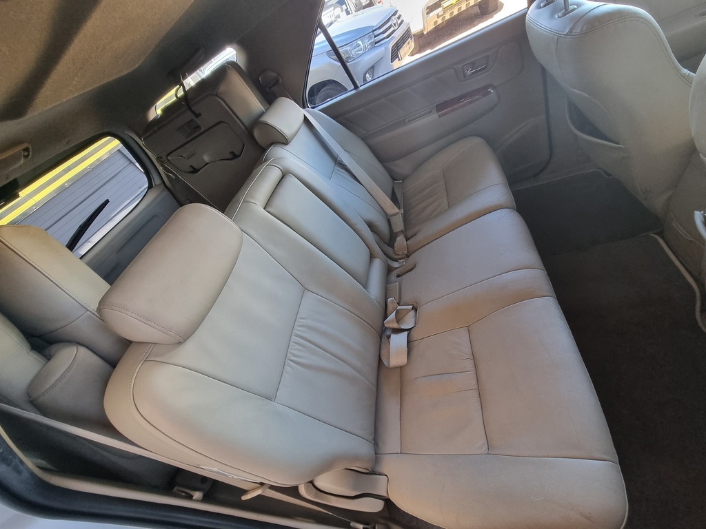 2010 TOYOTA FORTUNER 3.0D-4D R/B 4X4