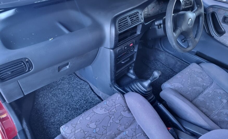 1999 NISSAN SENTRA 160 Si A/C