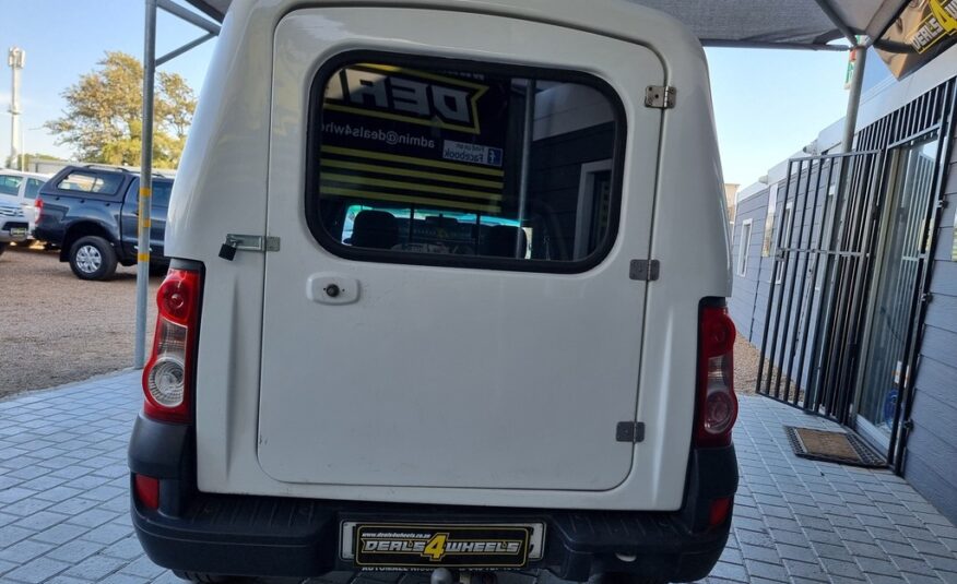 2022 NISSAN NP200 1.6  A/C SAFETY PACK P/U S/C