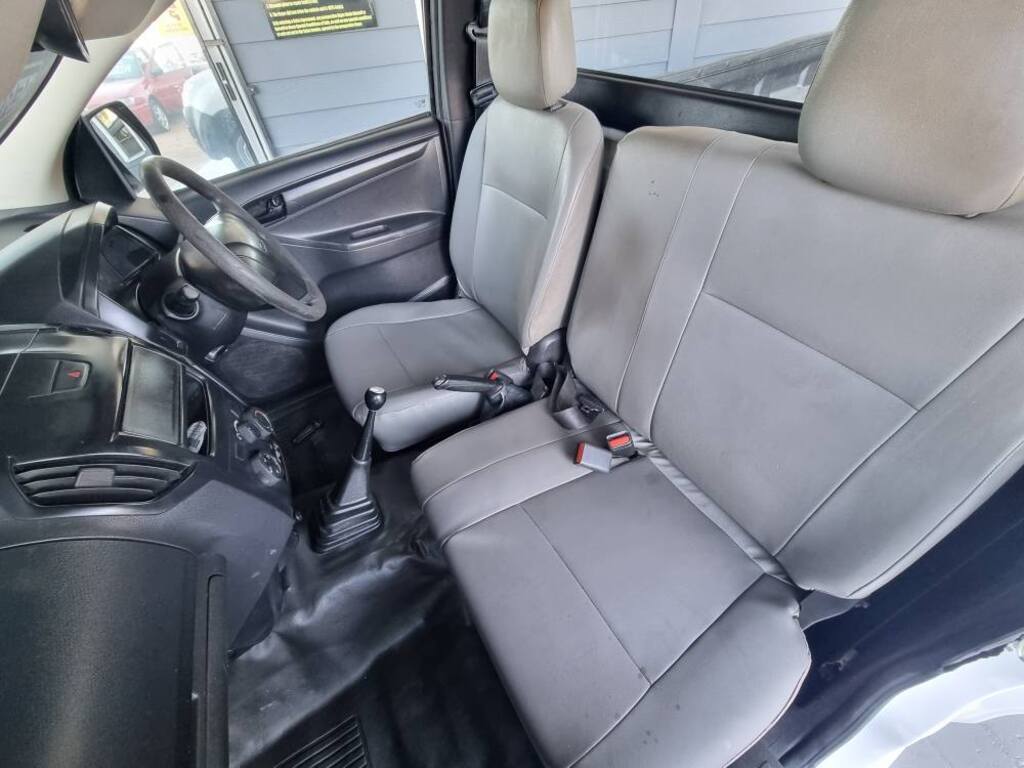 2016 ISUZU KB 250D LEED FLEETSIDE P/U S/C