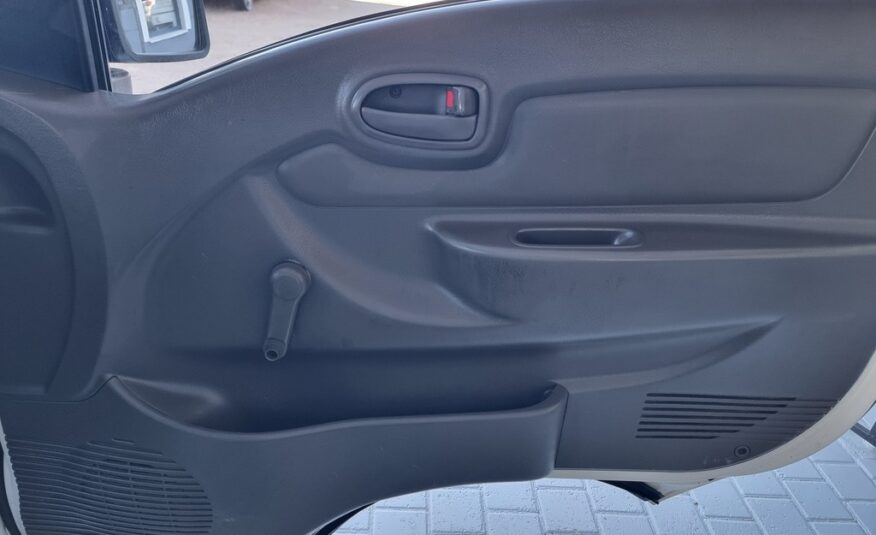 2017 HYUNDAI H100 2.6D F/C C/C