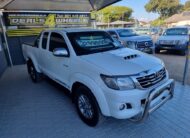 2015 TOYOTA HILUX 3.0D-4D LEGEND 45 XTRA CAB P/U