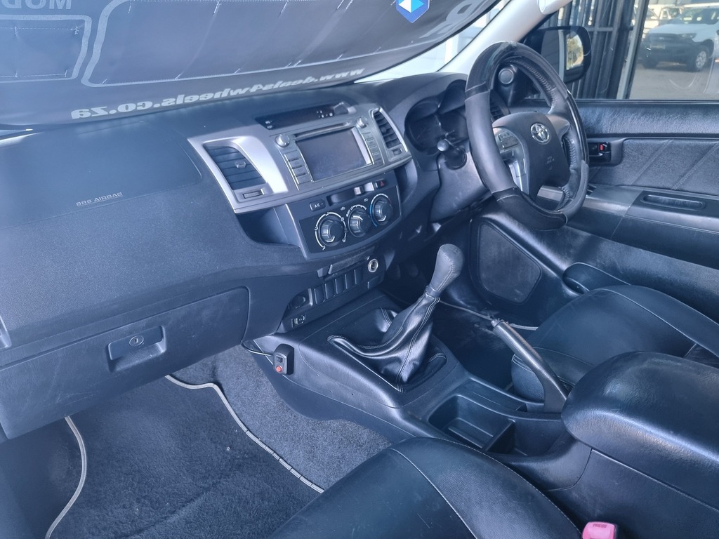 2015 TOYOTA HILUX 3.0D-4D LEGEND 45 XTRA CAB P/U