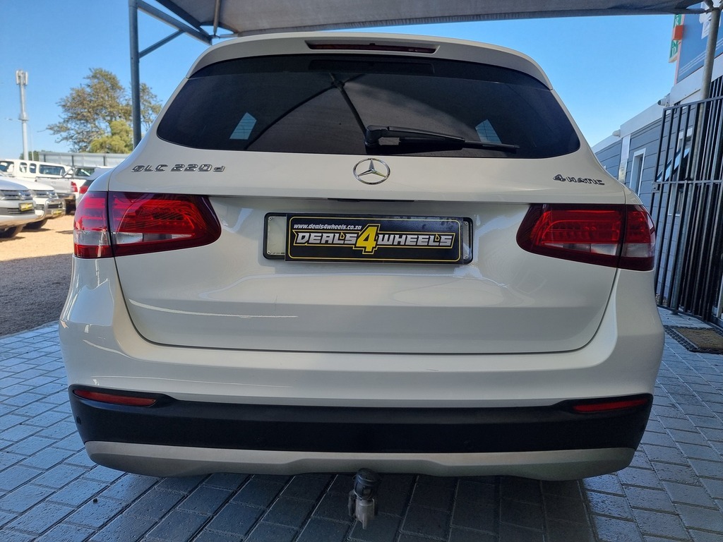 2016 MERCEDES-BENZ GLC 220d