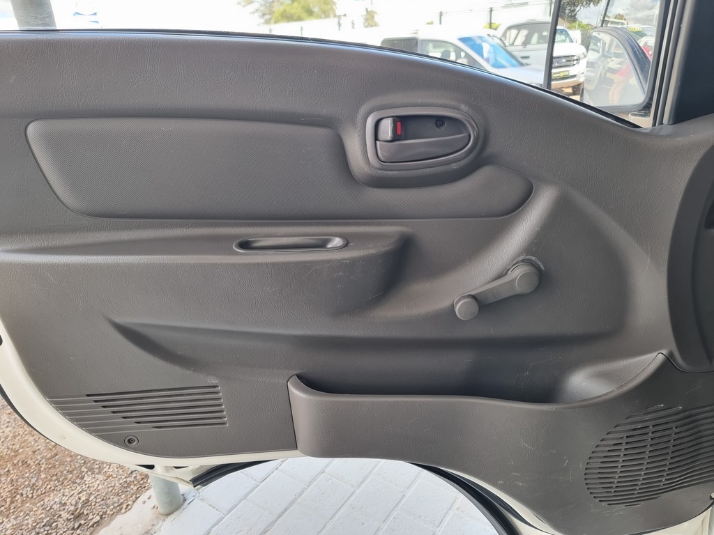 2017 HYUNDAI H100 2.6D F/C D/S