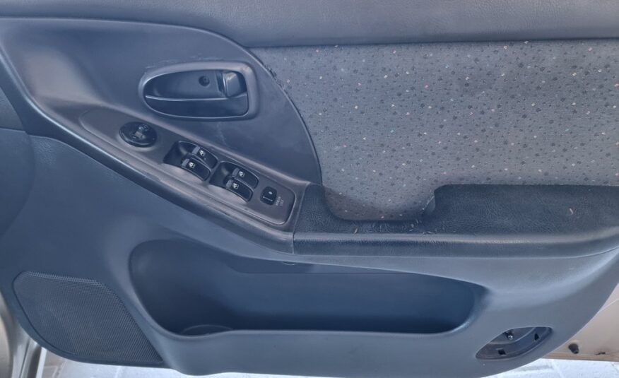 2001 HYUNDAI ELANTRA 1.6 GLS