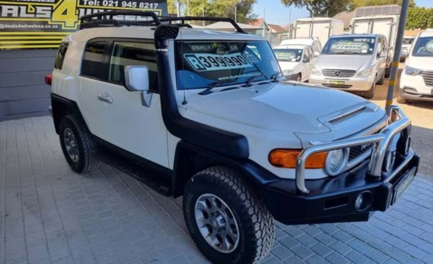 2012 TOYOTA L/CRUISER FJ 4.0 V6 CRUISER