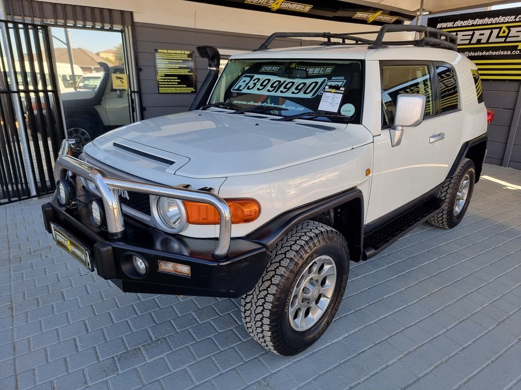 2012 TOYOTA L/CRUISER FJ 4.0 V6 CRUISER