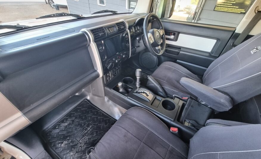 2012 TOYOTA L/CRUISER FJ 4.0 V6 CRUISER