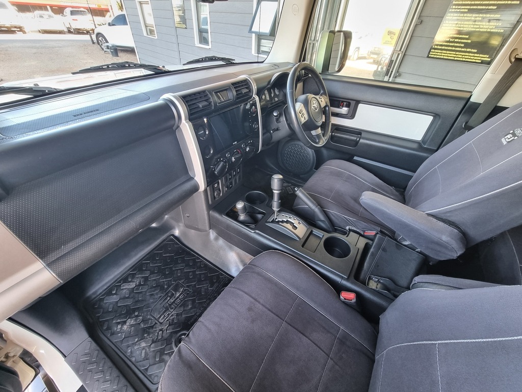 2012 TOYOTA L/CRUISER FJ 4.0 V6 CRUISER