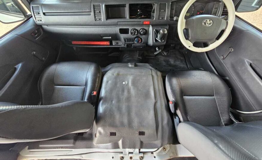 2021 TOYOTA QUANTUM/HIACE 2.5 D-4D SESFIKILE 16s