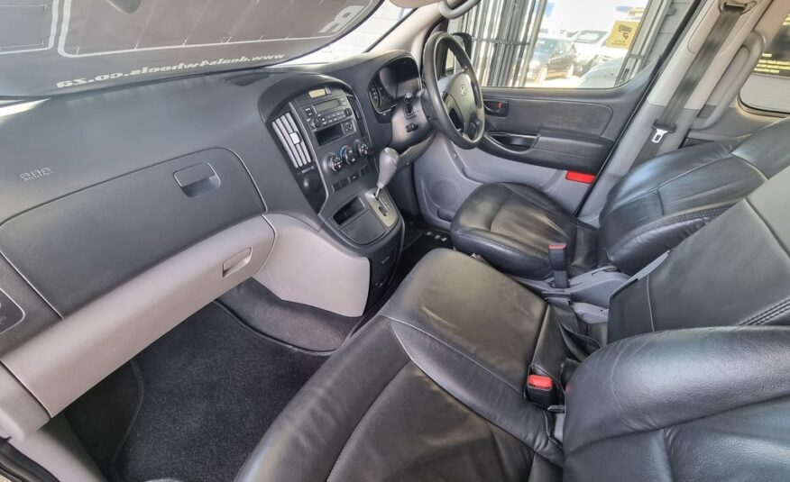 2012 HYUNDAI H-1 2.5 CRDi MULTICAB A/T 6 SEAT