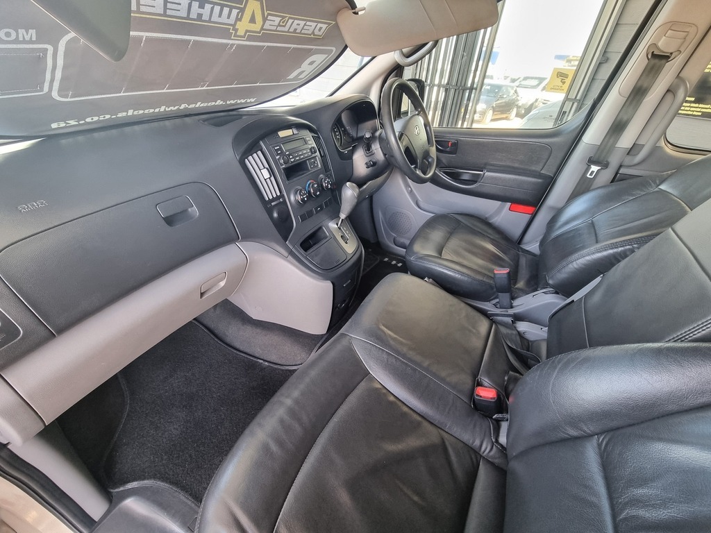 2012 HYUNDAI H-1 2.5 CRDi MULTICAB A/T 6 SEAT
