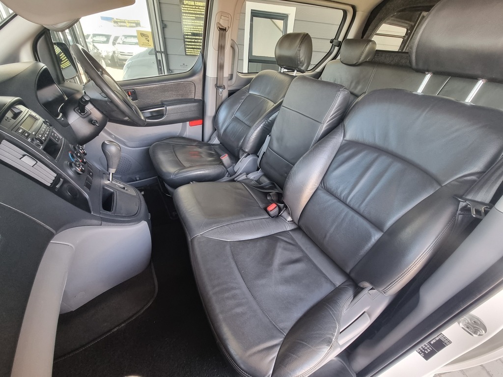 2012 HYUNDAI H-1 2.5 CRDi MULTICAB A/T 6 SEAT
