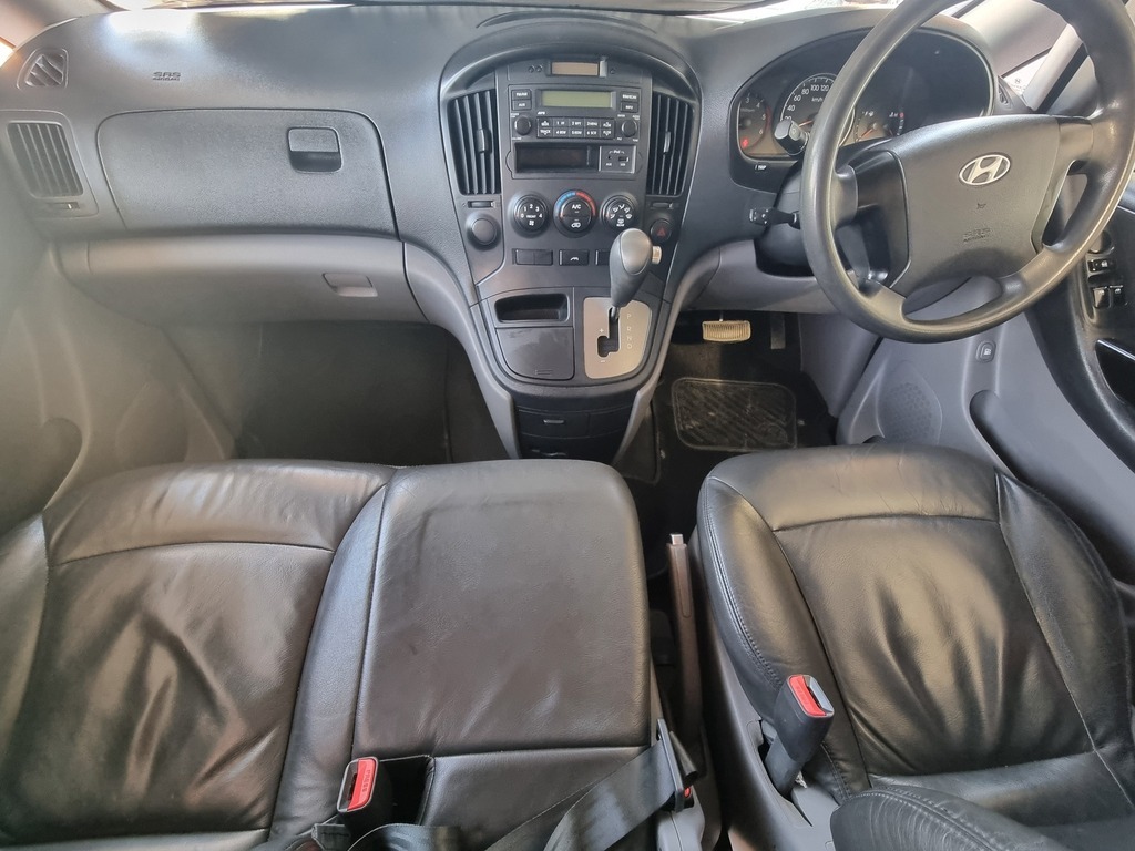 2012 HYUNDAI H-1 2.5 CRDi MULTICAB A/T 6 SEAT