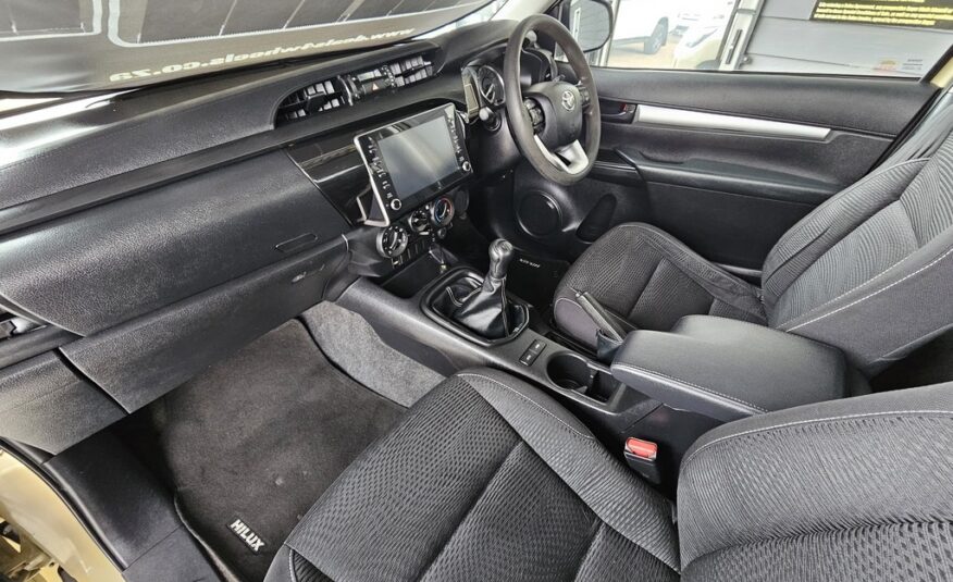 2021 TOYOTA HILUX 2.4 GD-6 RB RAIDER P/U E/CAB