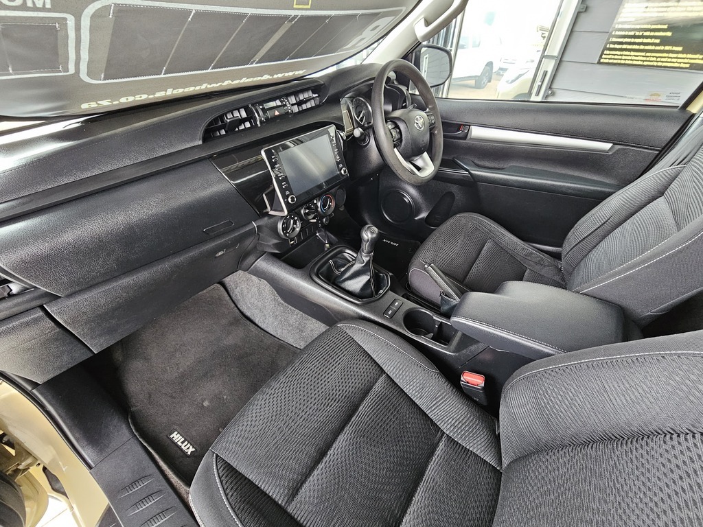 2021 TOYOTA HILUX 2.4 GD-6 RB RAIDER P/U E/CAB
