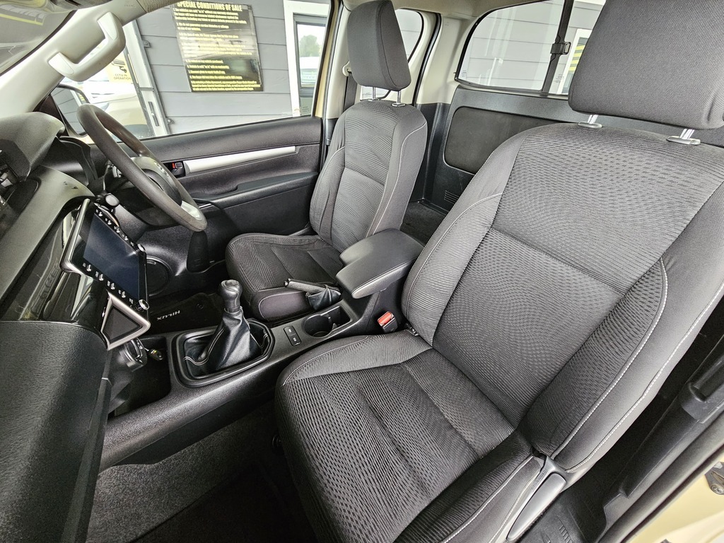 2021 TOYOTA HILUX 2.4 GD-6 RB RAIDER P/U E/CAB