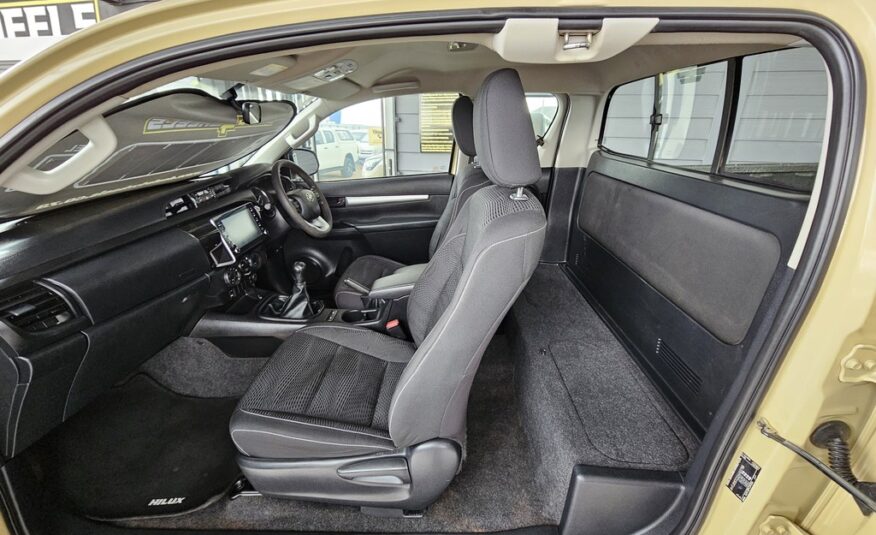 2021 TOYOTA HILUX 2.4 GD-6 RB RAIDER P/U E/CAB