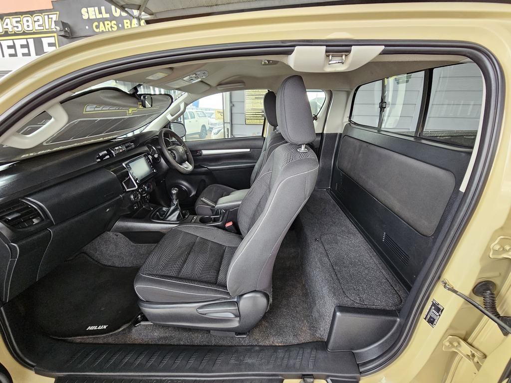 2021 TOYOTA HILUX 2.4 GD-6 RB RAIDER P/U E/CAB