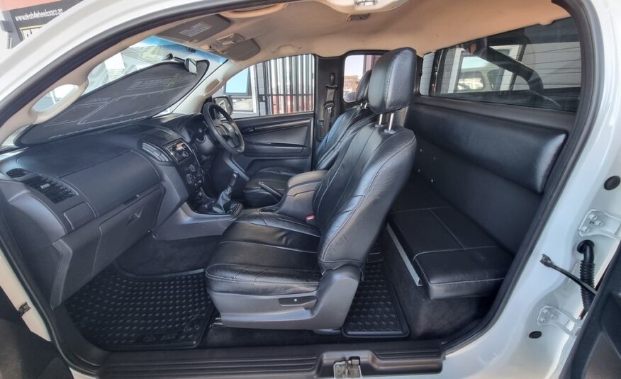 2014 ISUZU KB 250 D-TEQ LE P/U E/CAB