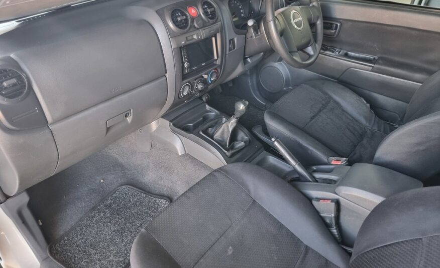 2009 ISUZU KB240 LE P/U D/C
