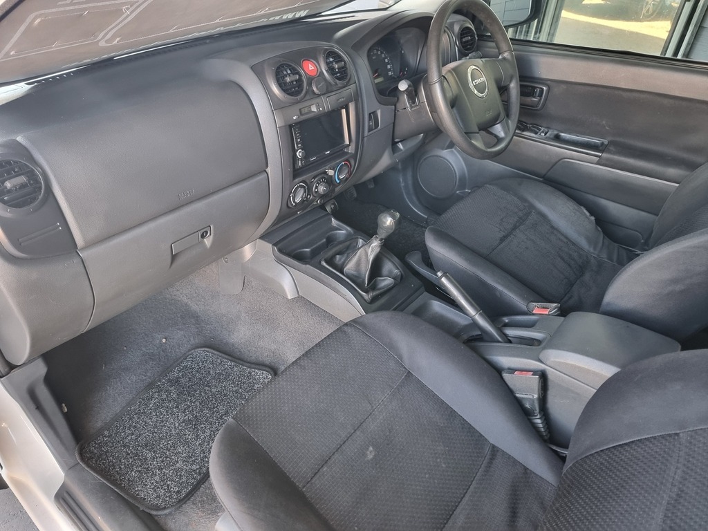2009 ISUZU KB240 LE P/U D/C
