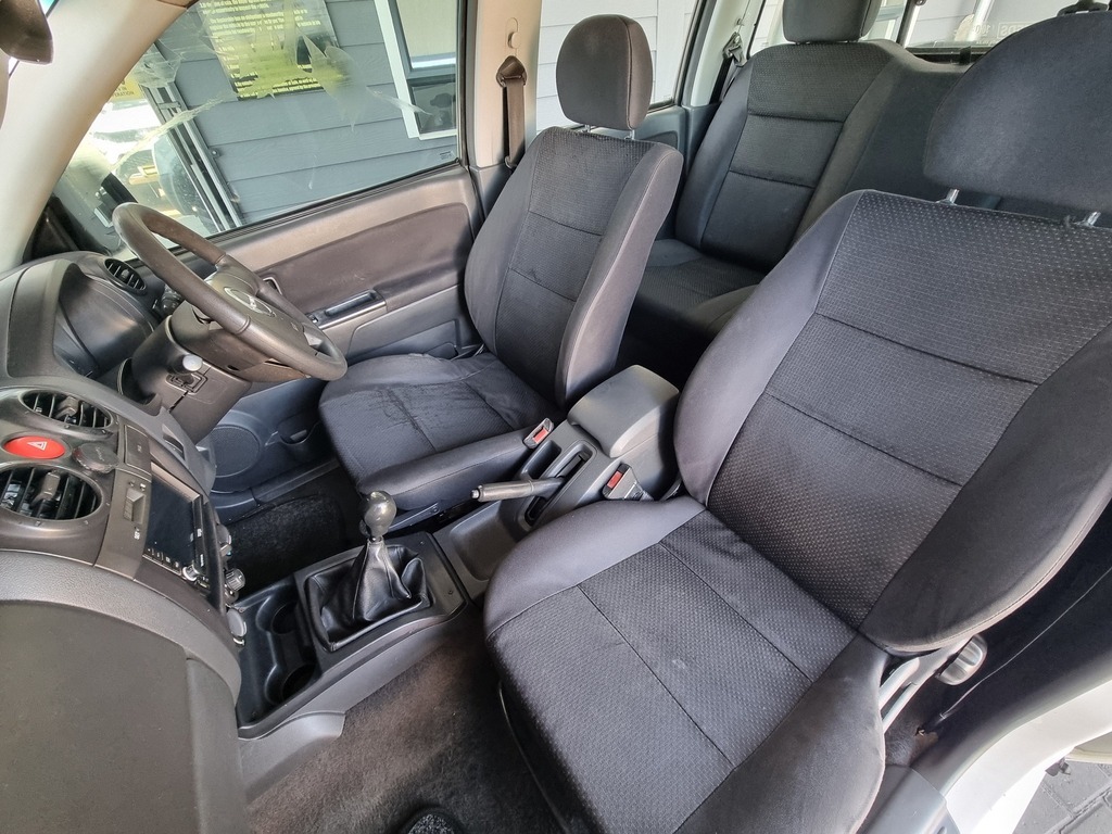 2009 ISUZU KB240 LE P/U D/C