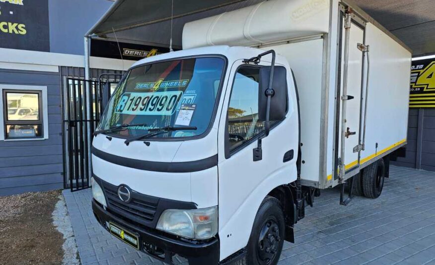 2009 HINO HINO 300 611 LWB F/C C/C