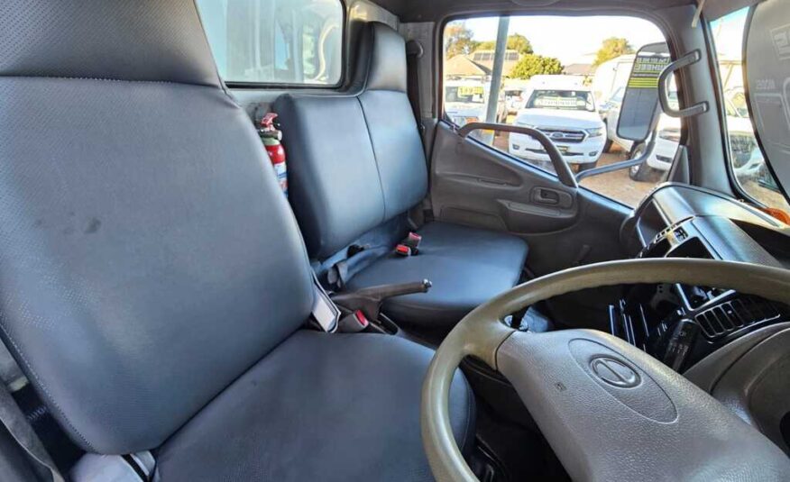 2009 HINO HINO 300 611 LWB F/C C/C
