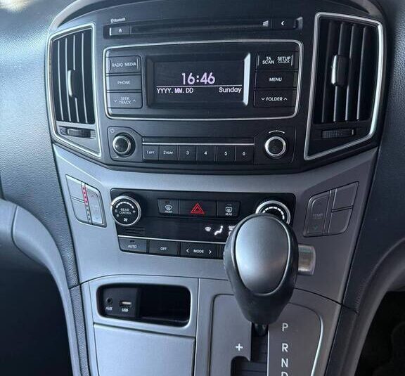 2017 HYUNDAI H-1 2.5 CRDI A/T/ 2.5 ELITE A/T