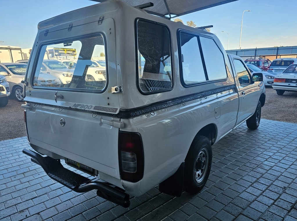 2013 NISSAN HARDBODY NP300 2.5 TDi LWB S (K04/K41) P/U S/C