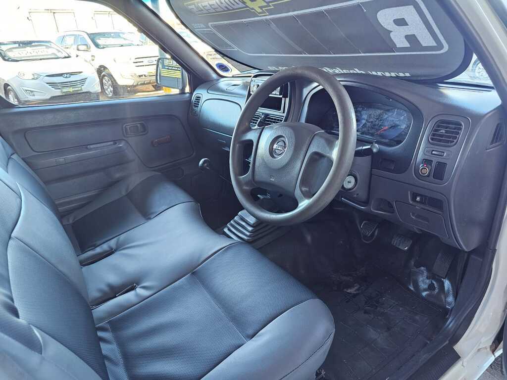 2013 NISSAN HARDBODY NP300 2.5 TDi LWB S (K04/K41) P/U S/C