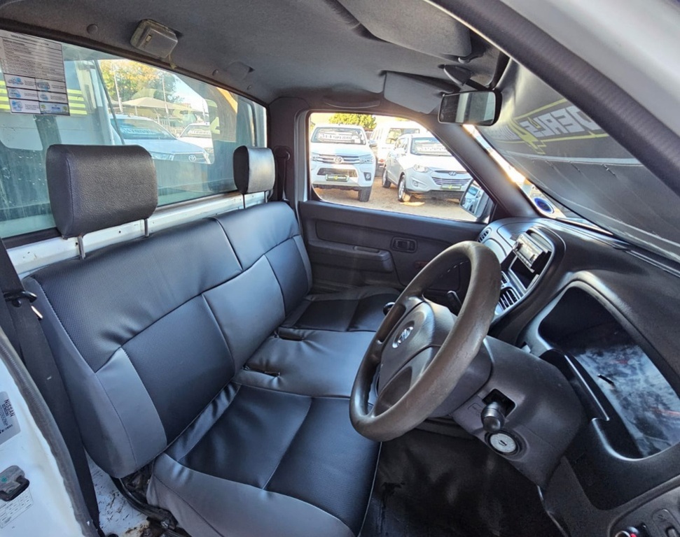 2013 NISSAN HARDBODY NP300 2.5 TDi LWB S (K04/K41) P/U S/C