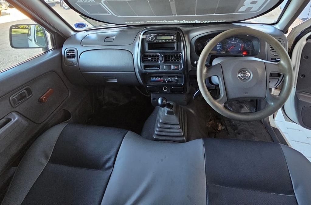 2013 NISSAN HARDBODY NP300 2.5 TDi LWB S (K04/K41) P/U S/C